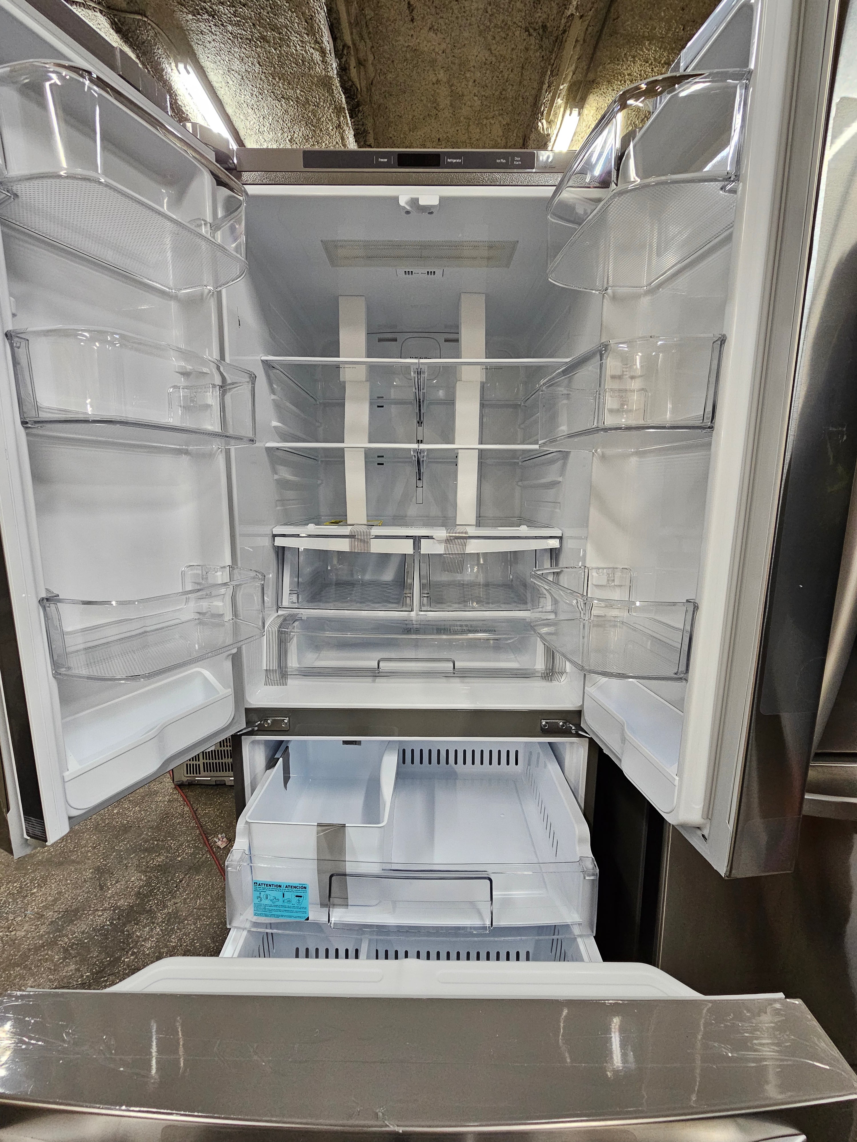 LG 21.8-cu ft French Door Refrigerator with Ice Maker Stainless Steel